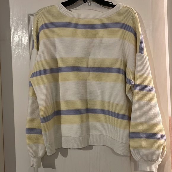 Women’s striped L sweater. Great condition. - Picture 3 of 4